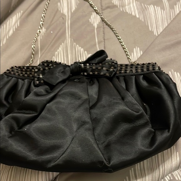 Elegant Black Satin Clutch with Chain Strap - Picture 1 of 4